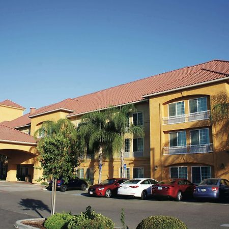 La Quinta By Wyndham Fowler Hotel Exterior foto
