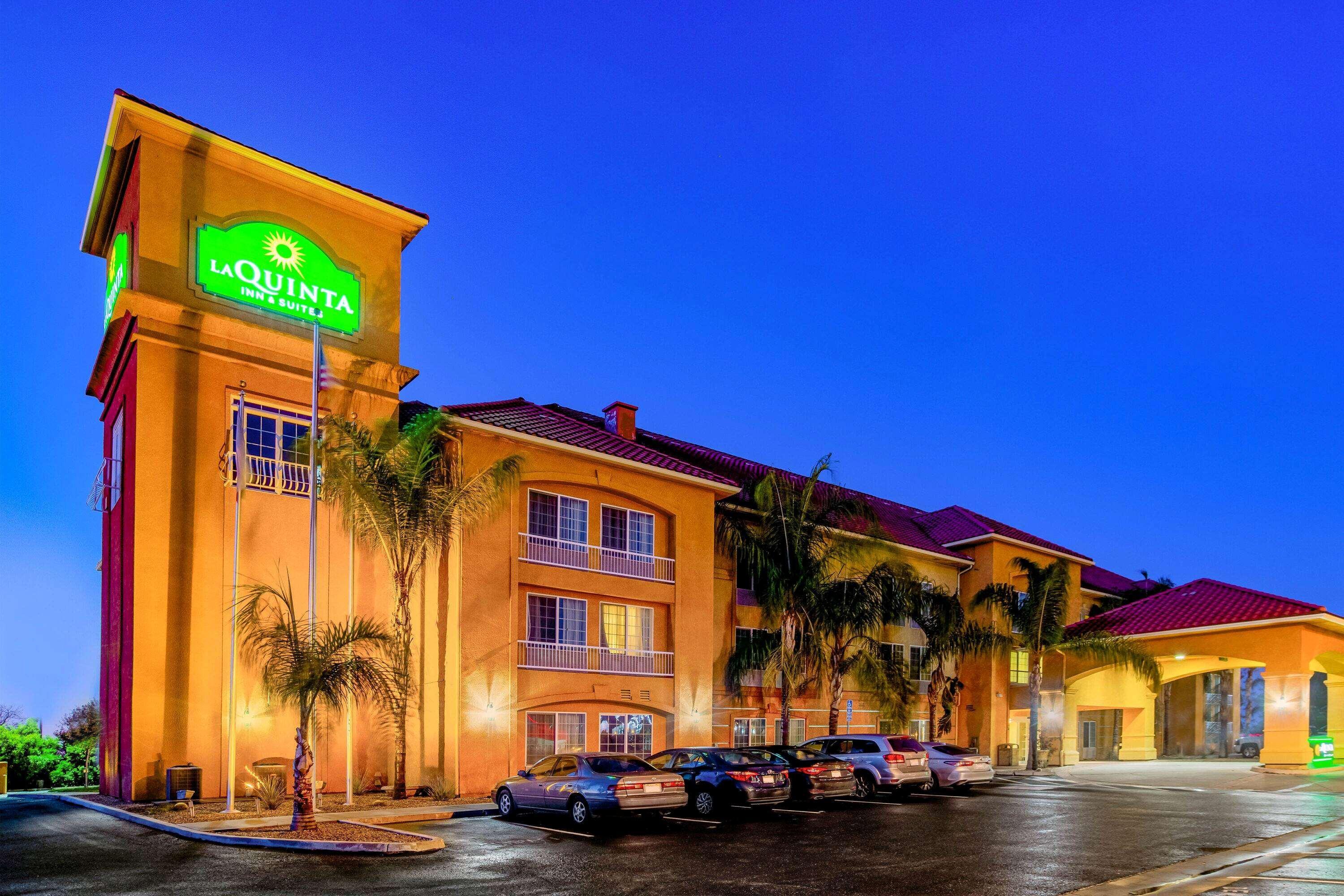La Quinta By Wyndham Fowler Hotel Exterior foto