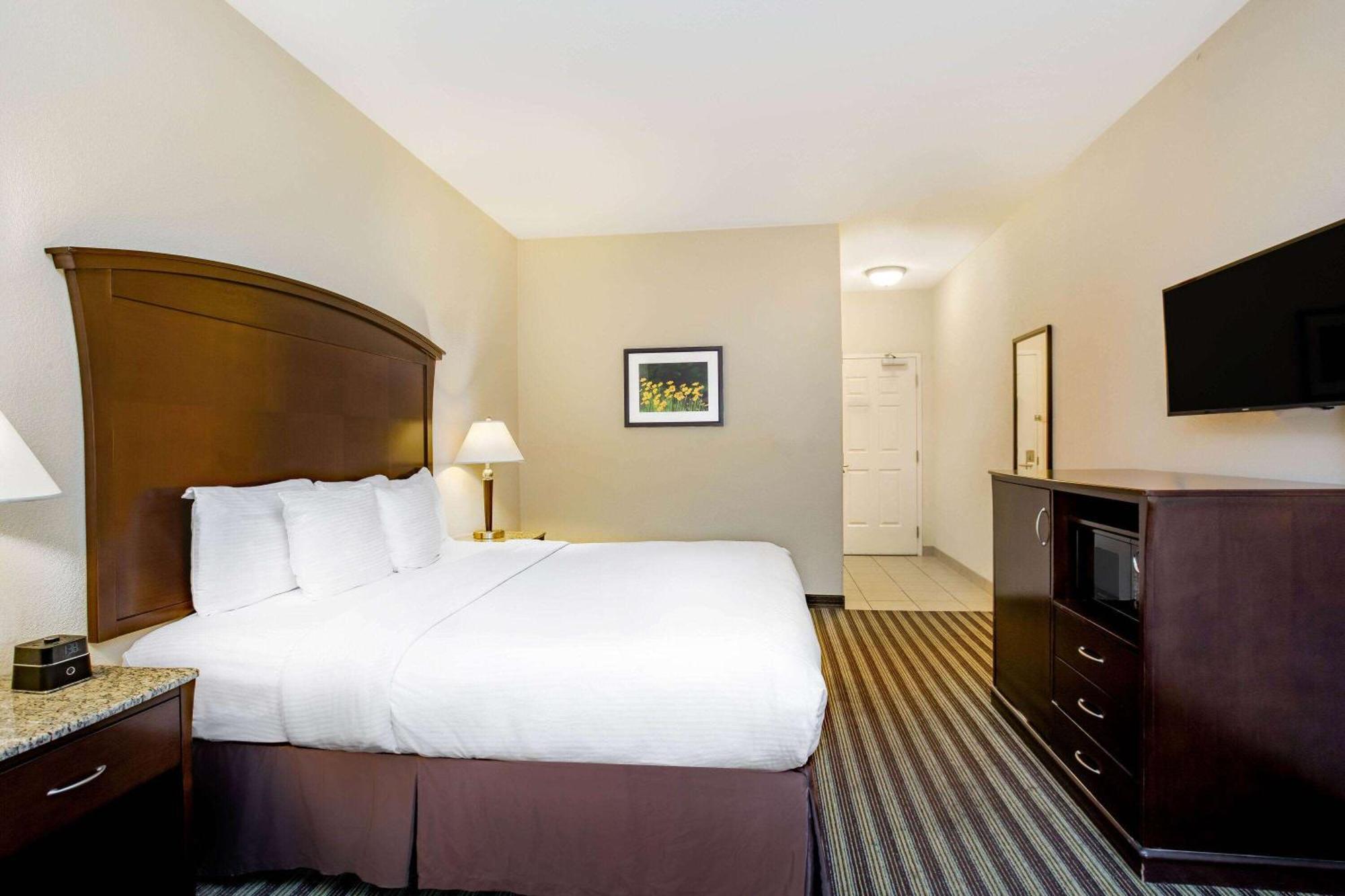 La Quinta By Wyndham Fowler Hotel Exterior foto