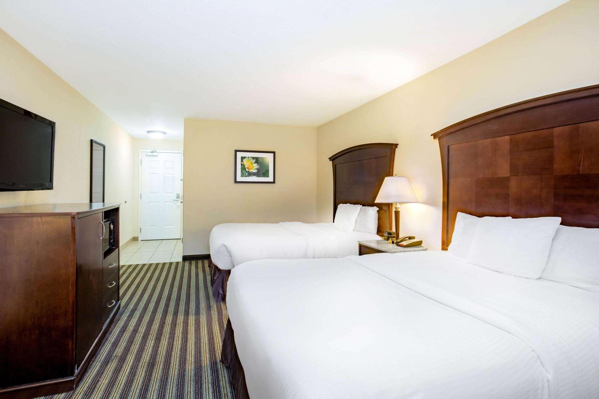 La Quinta By Wyndham Fowler Hotel Exterior foto